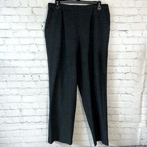 16W Briggs New York partial elastic waistband. Gray tweed slacks. Side pockets